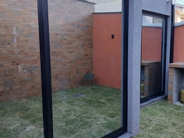 Aumente o conforto térmico com película refletiva em Poá