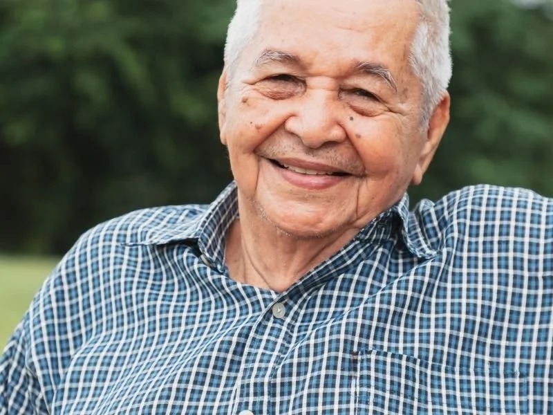 Como cuidar de um familiar idoso em casa